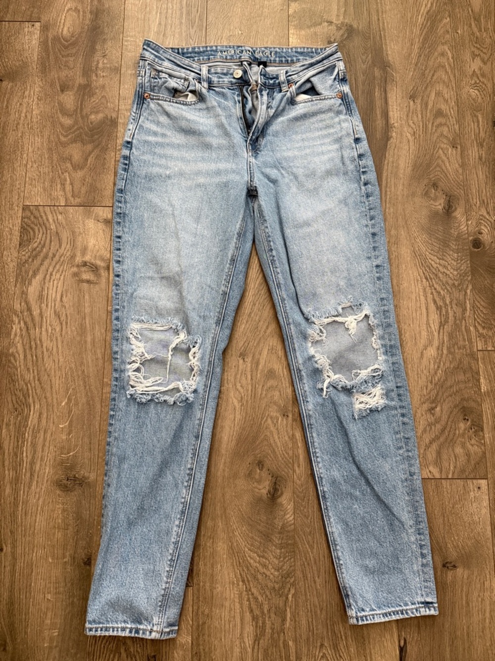 American Eagle Outfitters Light Blue Distressed Mom Jeans